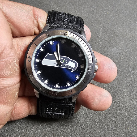 Game Time Seattle Seahawks Mens Quartz Watch Silver Tone Working Nato Strapshows - Picture 1 of 11
